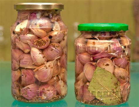 Маринованный чеснок в медовом маринаде