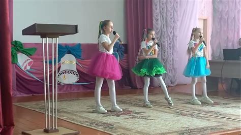 Мечты детства и первые шаги на сцене