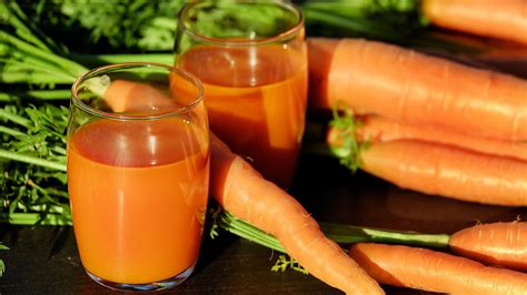 Морковный сок для поддержания хорошей кожи