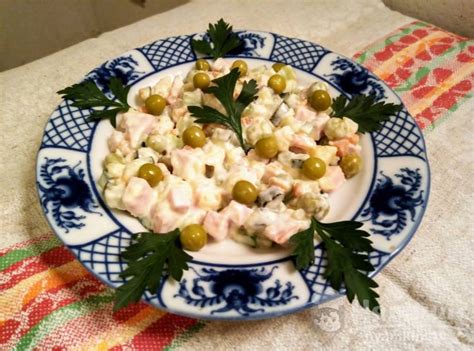 Нежное сочетание: оливье с ветчиной и сыром