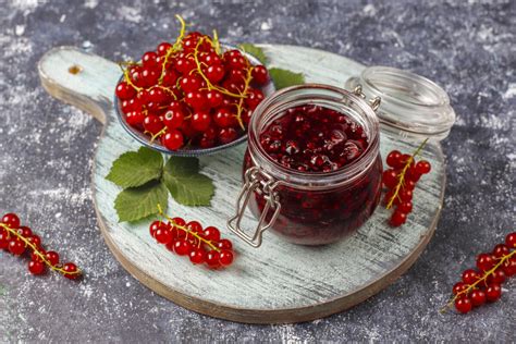 Опасность употребления варенья с плесенью для организма