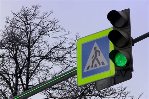 Определение зеленого мигающего светофора