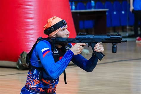 Организовать лазертаг или квест