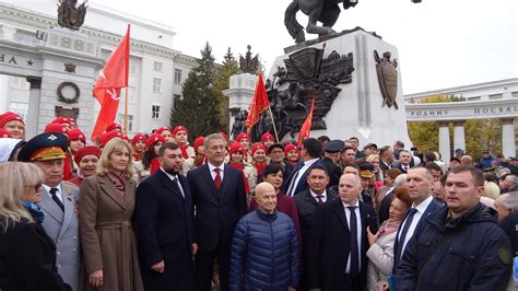 Открытие памятника: церемония и гости