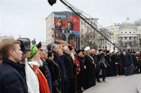 Открытие памятника в Москве и его символика