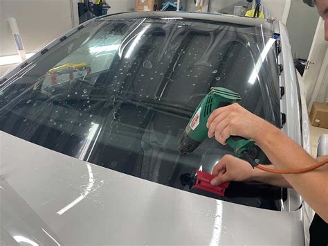 Отшлифовка лобового стекла автомобиля