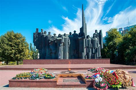 Памятные места и мемориалы, посвященные погибшим