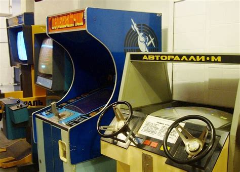 Первые массовые игровые развлечения