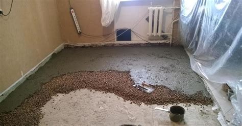 Плюсы стяжки пола летом