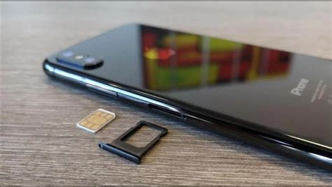 Подготовка к использованию двух SIM-карт в iPhone 11