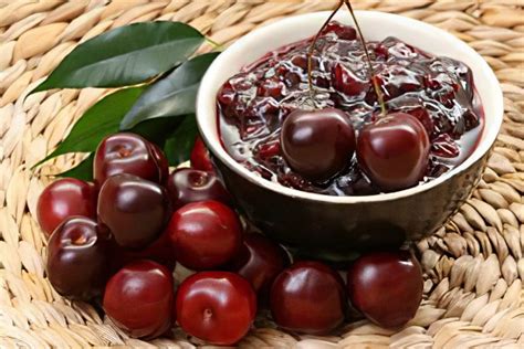 Полезные свойства и рецепты приготовления вишни