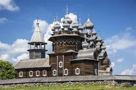 Посетите древние храмы