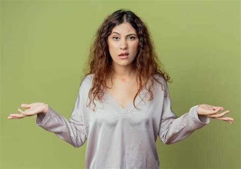 Почему касание кожи вызывает неприятные ощущения: причины и рекомендации