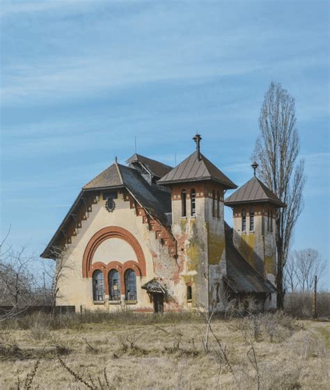 Правовые аспекты посещения заброшенных зданий в разных странах