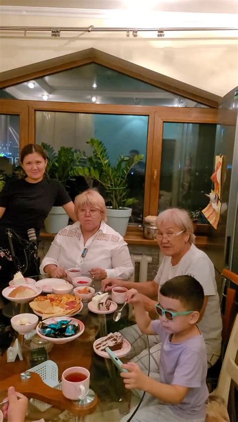 Празднование важных моментов в жизни семьи