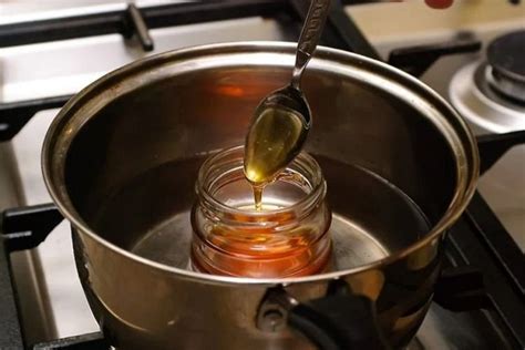 Преимущества и недостатки засахаренного меда