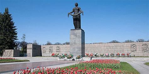 Проекты и памятники, связанные с пересечением