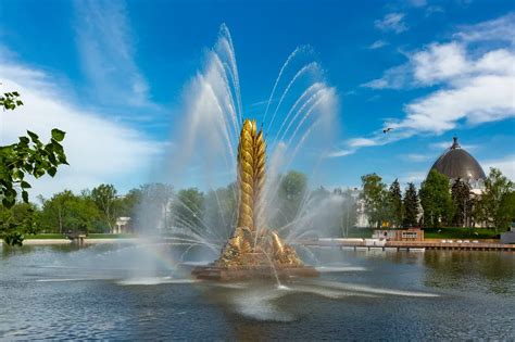 Расписание и особенности включения подсветки фонтанов на ВДНХ