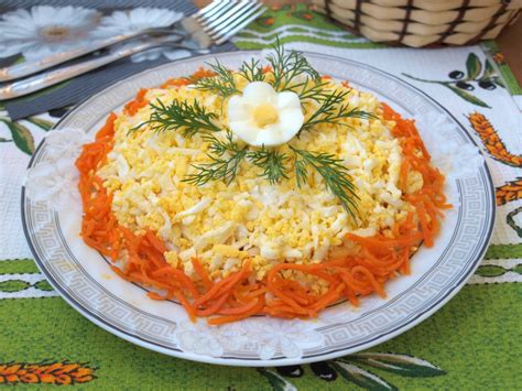 Салат с морковью и зеленью: простой рецепт
