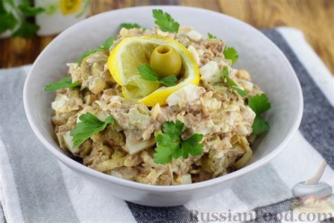 Салат с яйцами и оливками