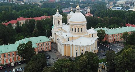 Сегодня в Александро-Невской лавре