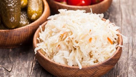 Секреты хранения квашеной капусты без сахара на зиму