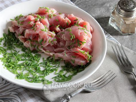 Сервировка мимозы из тунца