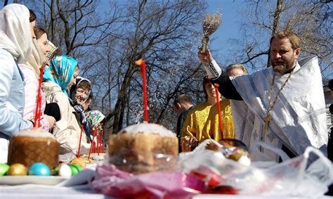 Современные традиции посещения кладбищ на Пасху
