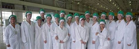 Сотрудничество с научными исследователями и экологическими организациями