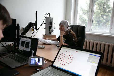 Теории и исследования в области тактильной коммуникации