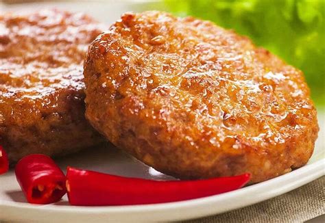 Хлеб в составе котлет: полезность и вкус