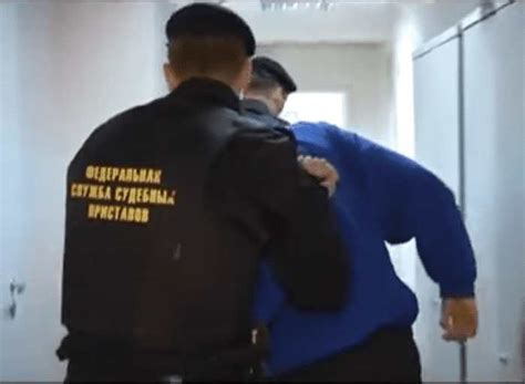 Что делает судебный пристав с исполнительным листом