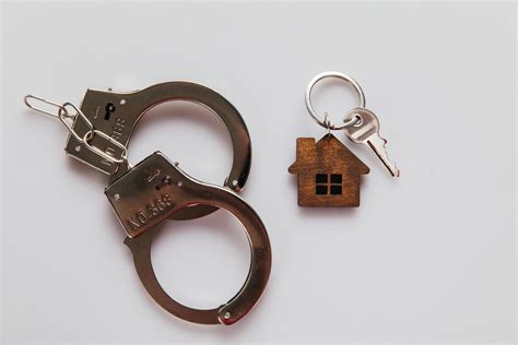 Что такое домашний арест и каков его статус согласно законодательству