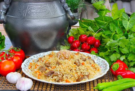 Шаг 2: Приготовление плова в казане на плите